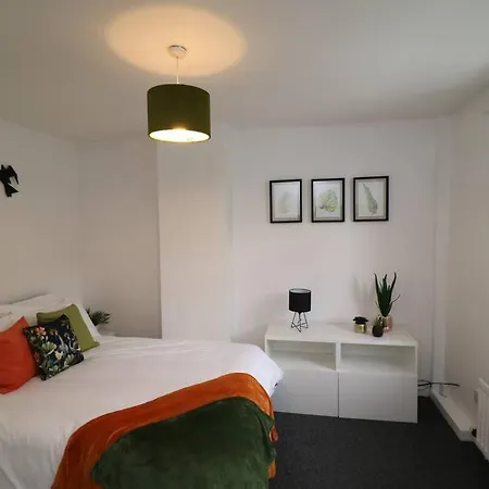 Holiday home Cosy Two Bedroom *